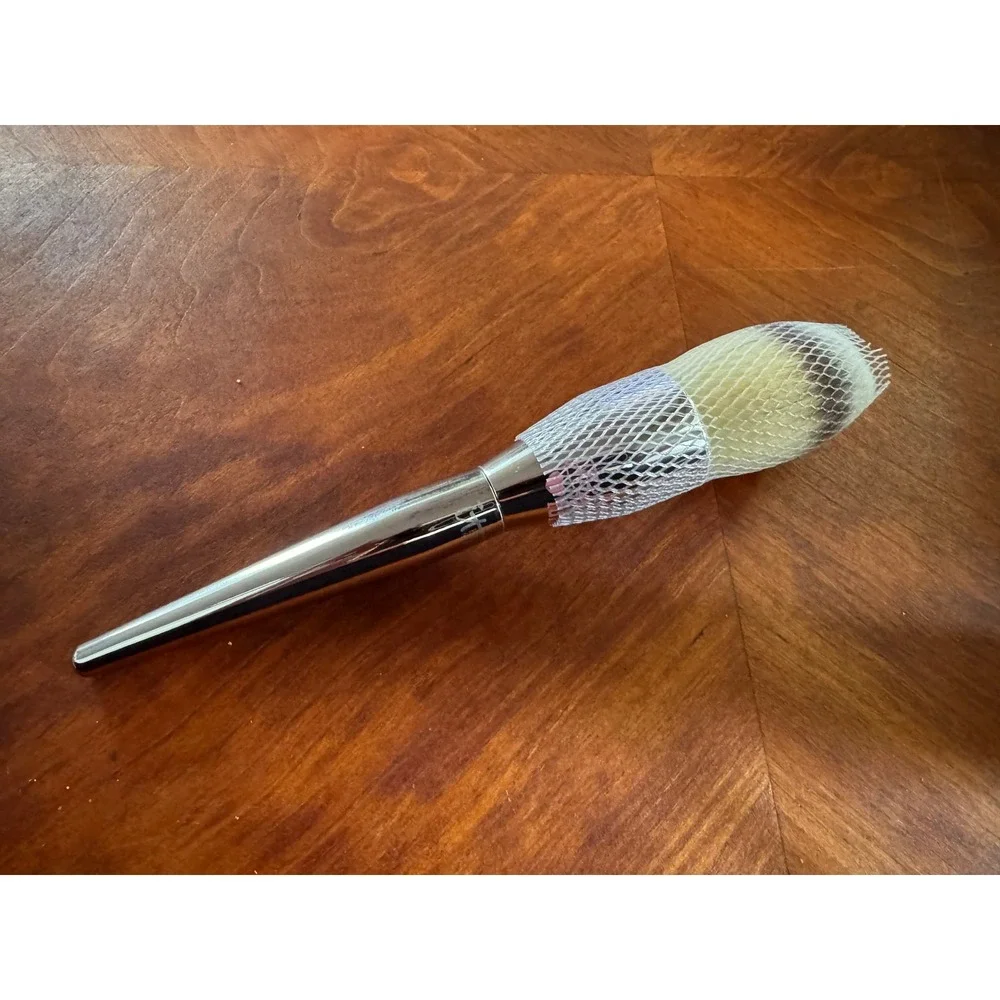 T Cosmetics Love Beauty Fully All-Over Powder Brush #211